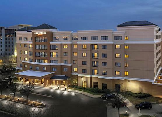 Courtyard by Marriott Newark Elizabeth 1