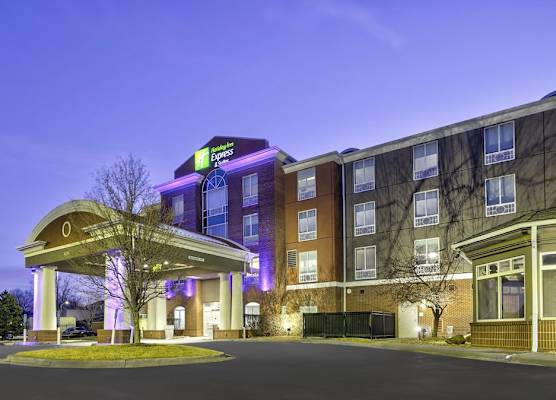 Holiday Inn Express & Suites KANSAS CITY-GRANDVIEW by IHG 1