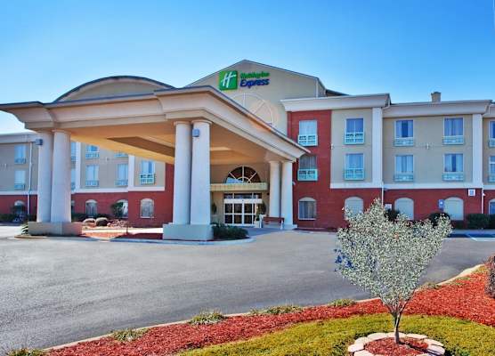 Holiday Inn Express & Suites THOMASVILLE by IHG 1