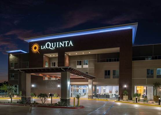 La Quinta Inn & Suites by Wyndham Yucaipa 1
