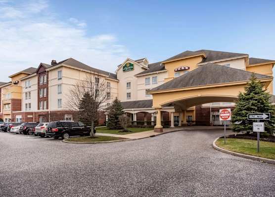 La Quinta by Wyndham Islip - MacArthur Airport 1