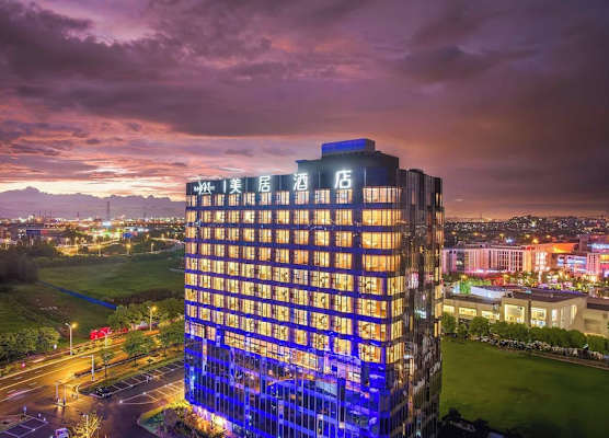 Mercure Nantong Suxitong Riverside 1