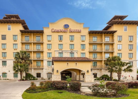 Comfort Suites Alamo-River walk 1