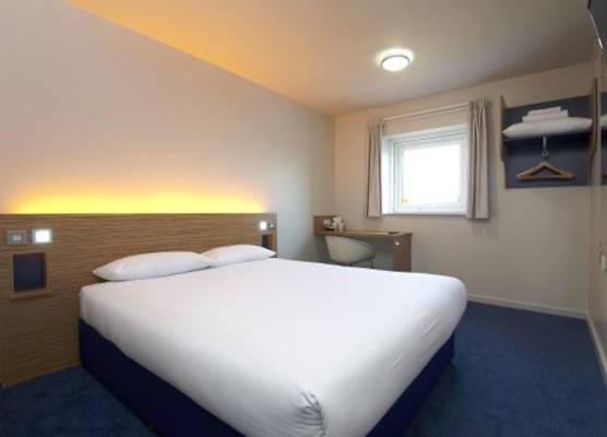 Travelodge Shrewsbury Battlefield 1