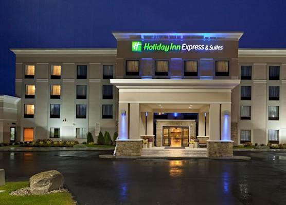 Holiday Inn Express & Suites MALONE by IHG 1