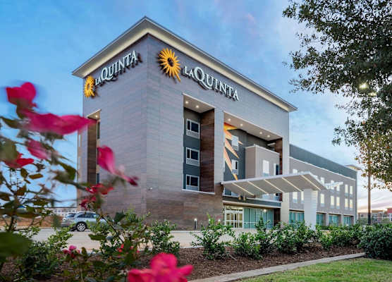La Quinta Inn & Suites Katy-Mills by Wyndham Katy 1