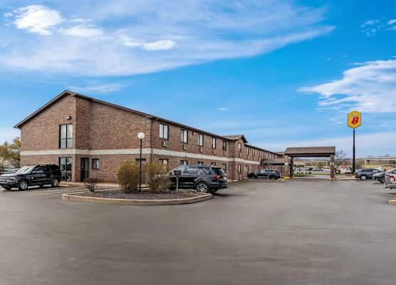 Super 8 by Wyndham Farmington 1