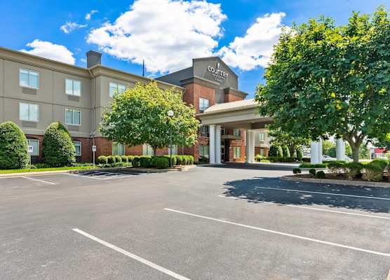 Country Inn & Suites by Radisson, Elizabethtown, KY 1