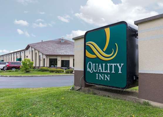 Quality Inn Sycamore - DeKalb 1