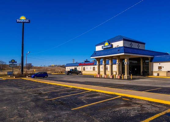 Days Inn by Wyndham Clinton OK 1