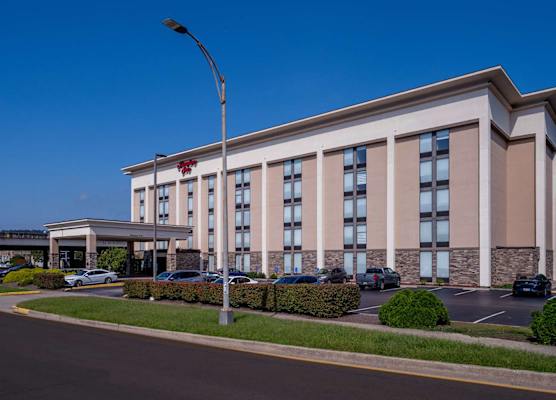 Hampton Inn Charleston-Downtown 1