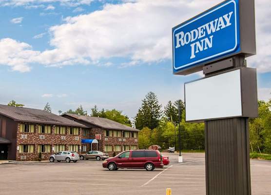 Rodeway Inn Muskegon Airport 1
