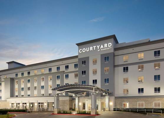 Courtyard by Marriott Houston Kemah 1