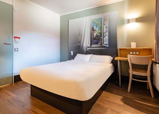 B&B HOTEL Grenoble Université 1 1