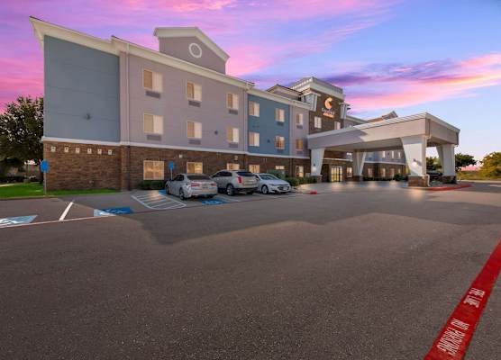 Comfort Suites Bastrop 1