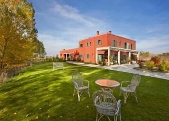 Hotel Santa Coloma del Camino 1