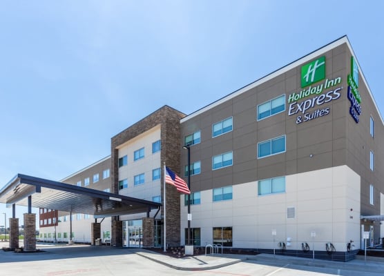 Holiday Inn Express & Suites SPRINGFIELD NORTH by IHG 1