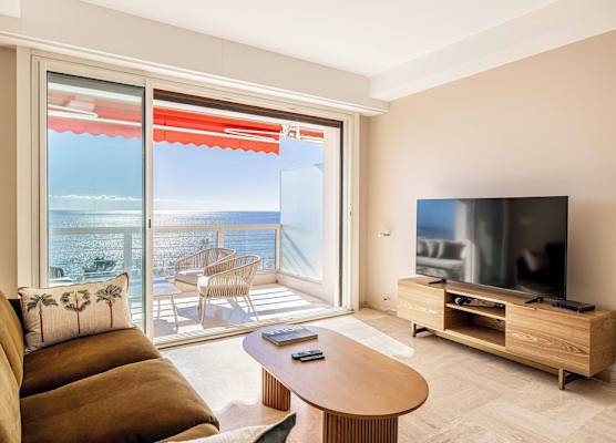 Bright Apartment With Sea View 1
