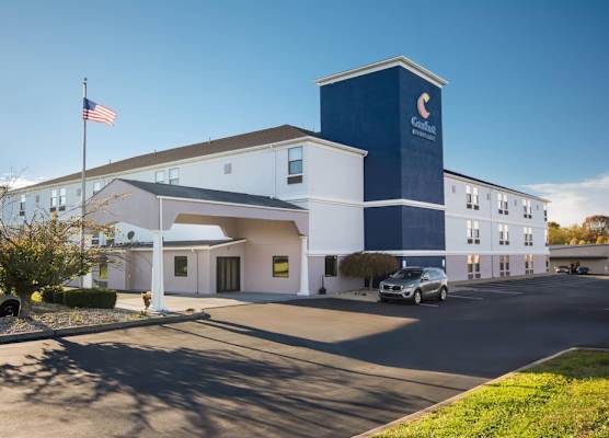 Comfort Inn & Suites Cincinnati Eastgate 1