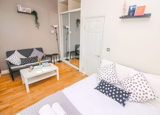 Studio Flat near Liverpool Street 1