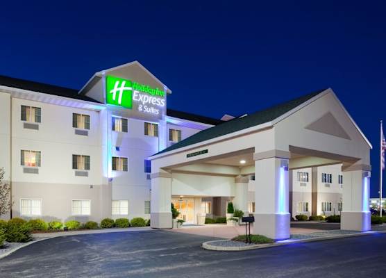 Holiday Inn Express & Suites STEVENS POINT by IHG 1