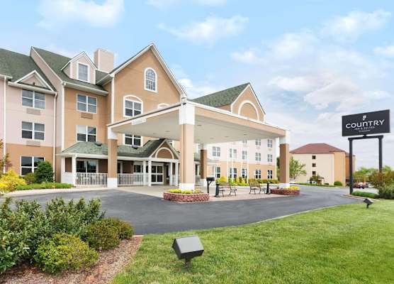 Country Inn & Suites by Radisson, Burlington Elon , NC 1