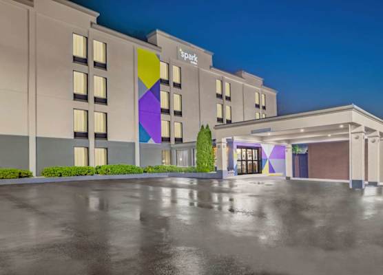 Spark by Hilton Clarks Summit 1