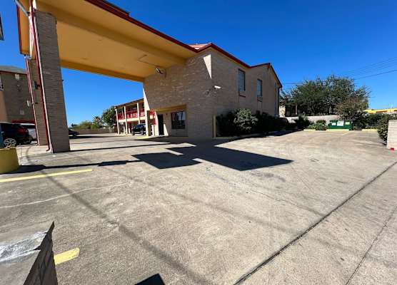 Executive Inn & Suites Near Lackland AFB 1