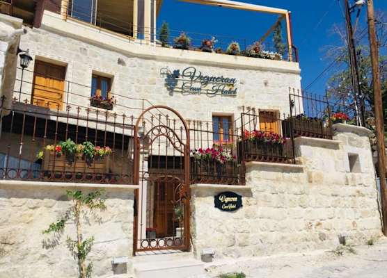 Vigneron Cave Hotel 1