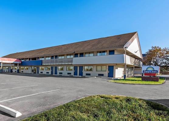 Days Inn by Wyndham Independence 1