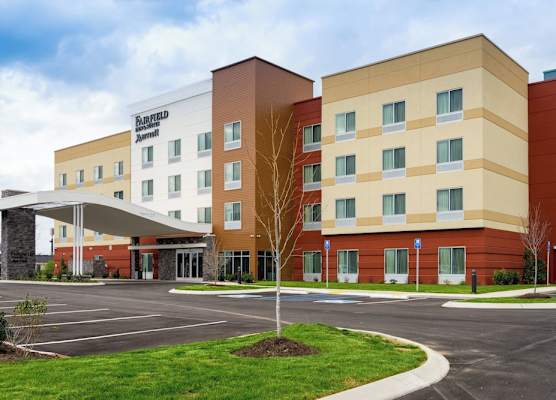 Fairfield Inn & Suites by Marriott Dickson 1