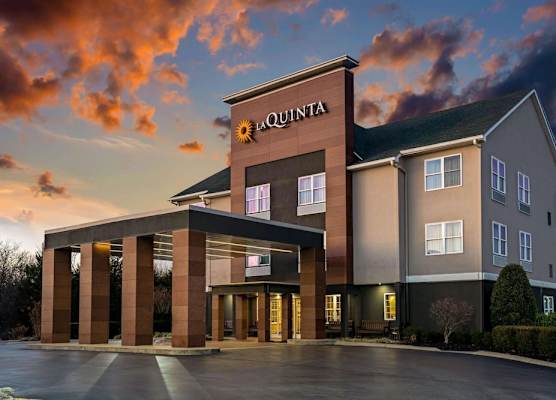 La Quinta by Wyndham Lebanon 1