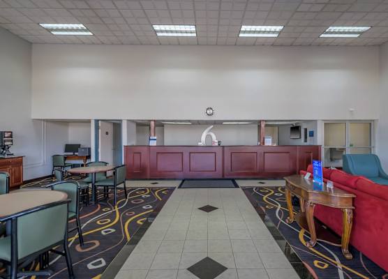 Motel 6 Forsyth, GA Tift College 1