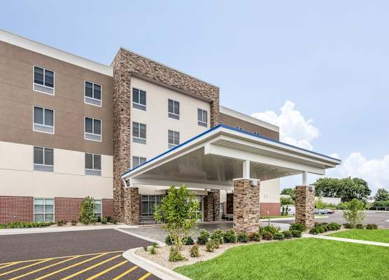 Holiday Inn Express & Suites OTTAWA by IHG 1