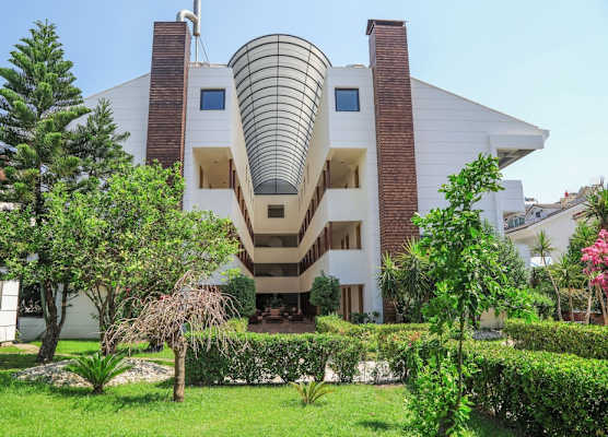 FAME HOTEL 1