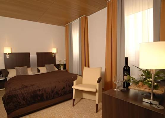 Adler Hotel Garni 1