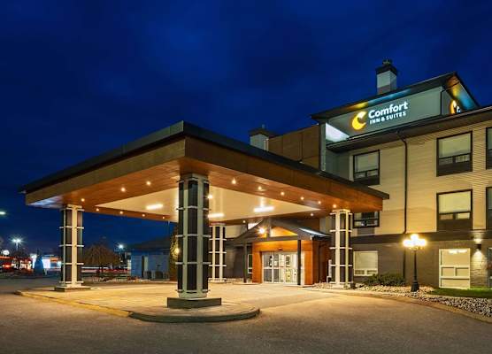 Comfort Inn & Suites 1