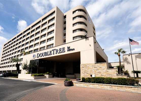 DoubleTree by Hilton Houston Hobby Airport 1