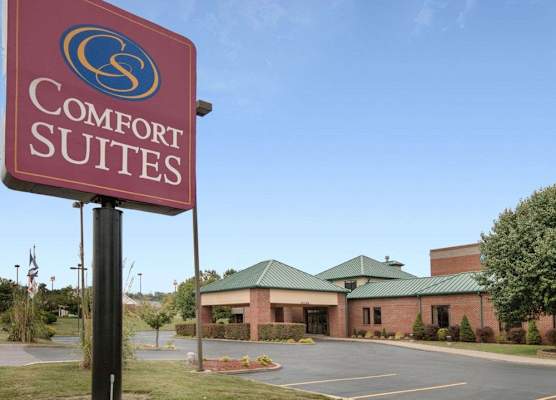 Comfort Suites Parkersburg South 1