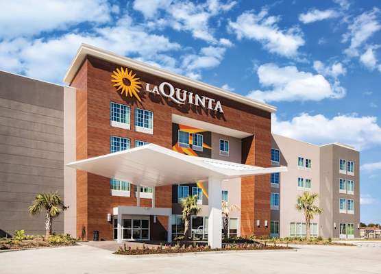 La Quinta Inn & Suites by Wyndham Baton Rouge - Port Allen 1