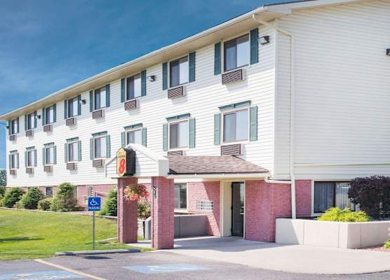 Super 8 by Wyndham Massena NY 1