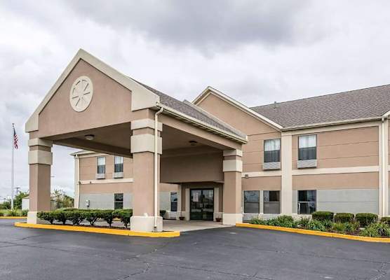 Relax Inn & Suites 1
