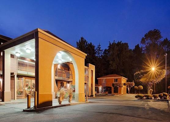MHO INN and SUITES 1