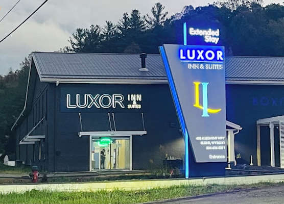 Luxor Inn & Suites, a Travelodge by Wyndham 1