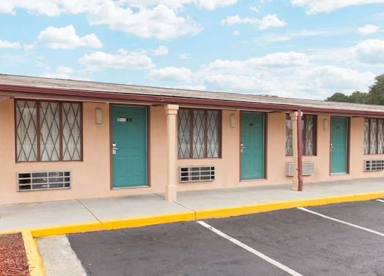 Knights Inn - Tucker 1