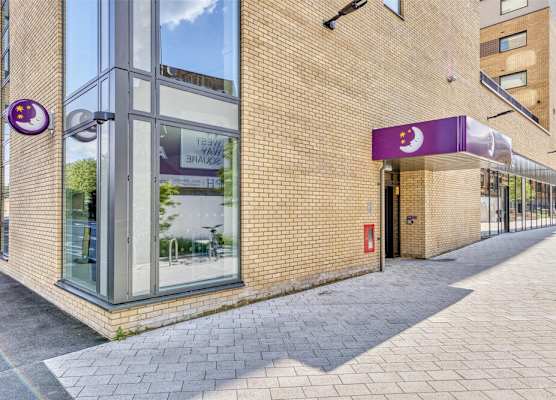 Premier Inn Oxford Botley 1