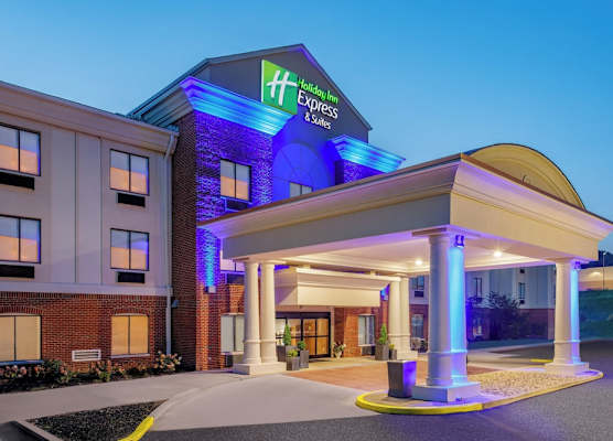 Holiday Inn Express & Suites LANCASTER by IHG 1