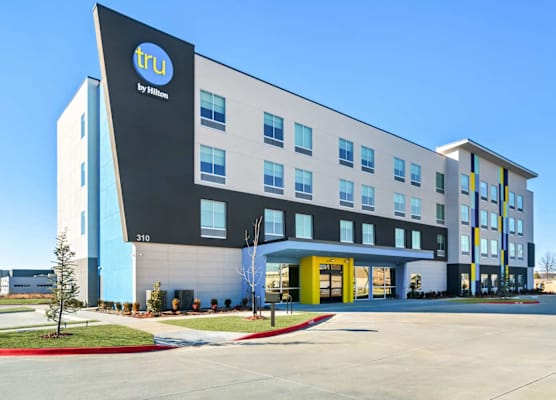Tru By Hilton Rogers Bentonville 1