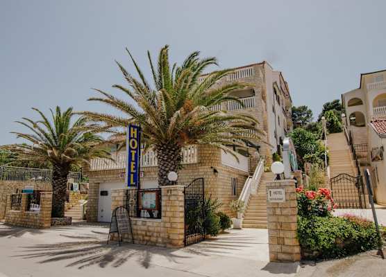 Hotel Vila Tina 1