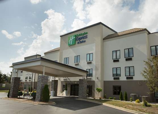 Holiday Inn Express & Suites MADISON by IHG 1